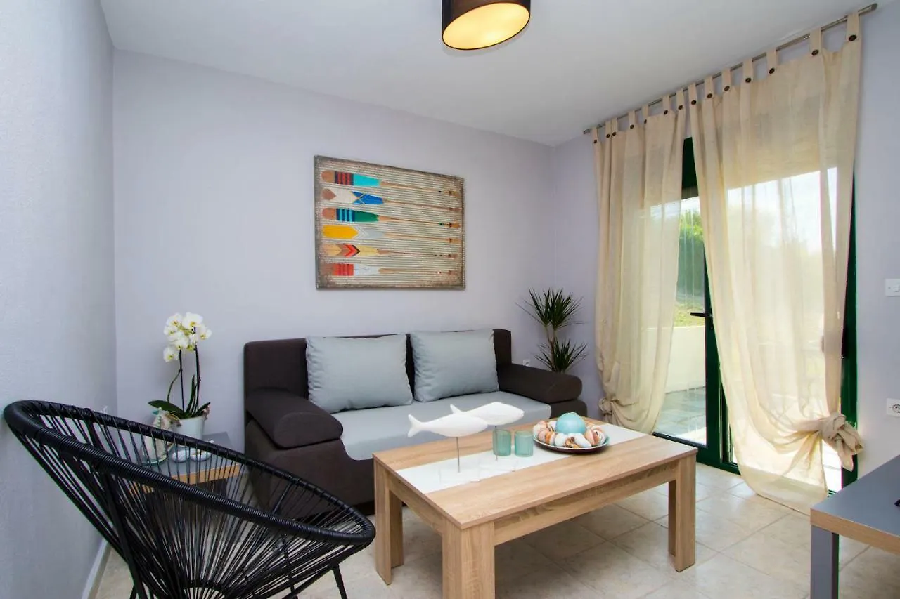 Plagia Shared Pool Maisonettes, Hanioti Kassandra 0*,
